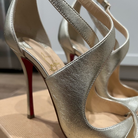 Christian Louboutin gold heels - Picture 4 of 11